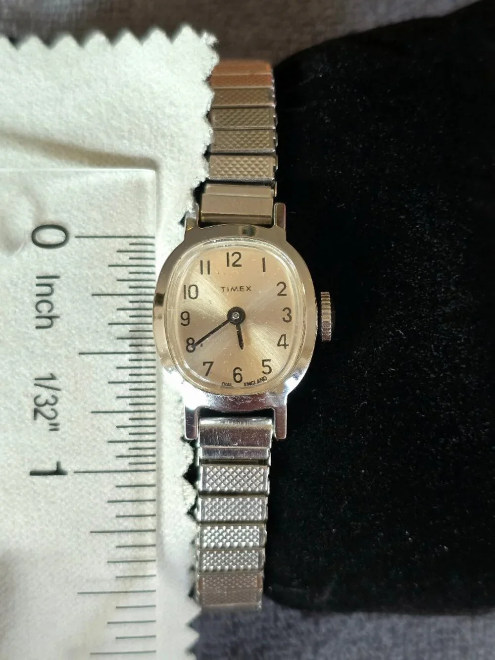Vintage 1980 Timex Women's Watch, Case England, Movement Mexico, 17 mm, 10118023